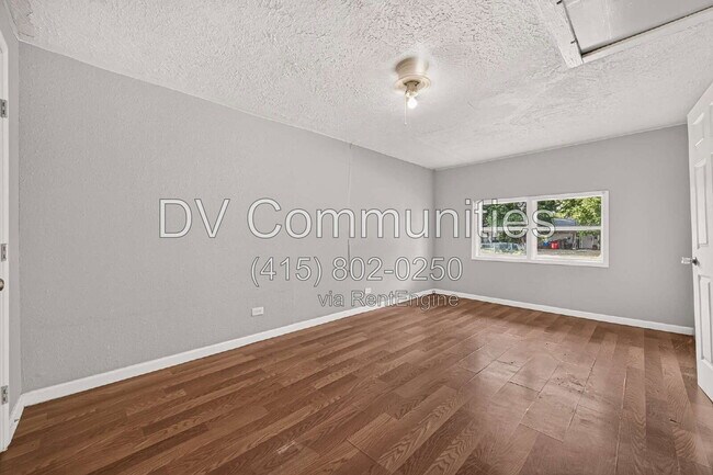Building Photo - 5910 Southtown St