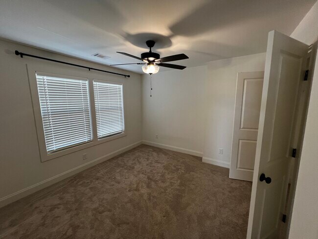 Building Photo - 129 Stewarts Lndg Dr