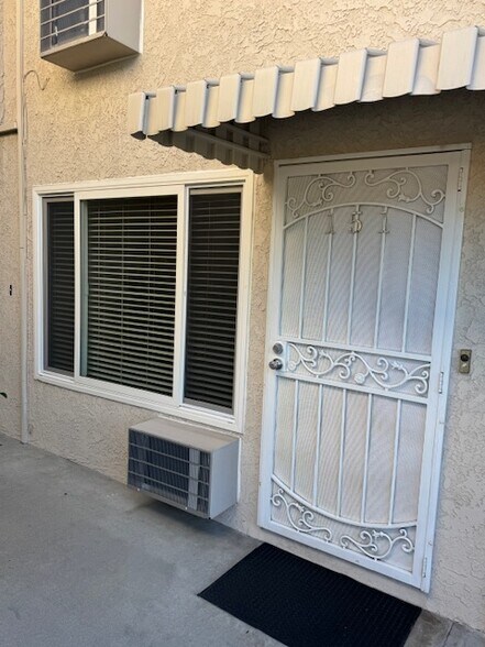 Front Door - 11035 Kittridge St