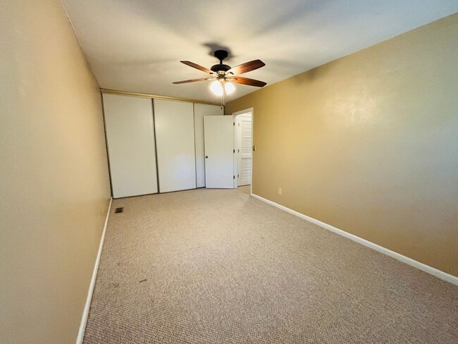 Building Photo - 436 Marlington St