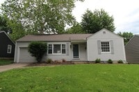 Building Photo - 2 Bedroom 1 Bath Home in Roeland Park