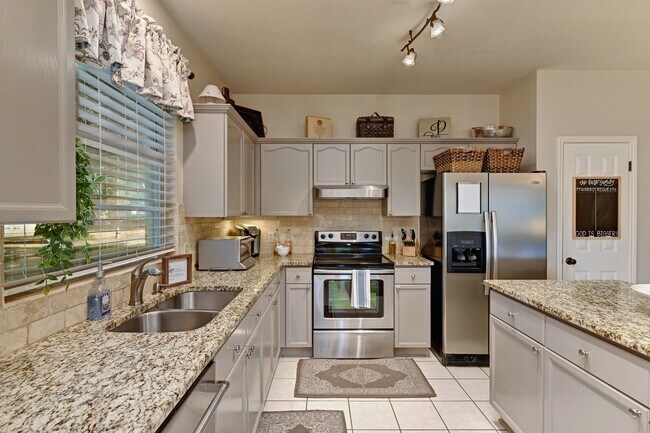 Building Photo - 2508 Sonoma Cv