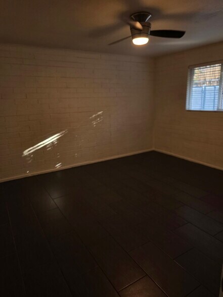 Building Photo - 1320 W Sahuaro Dr