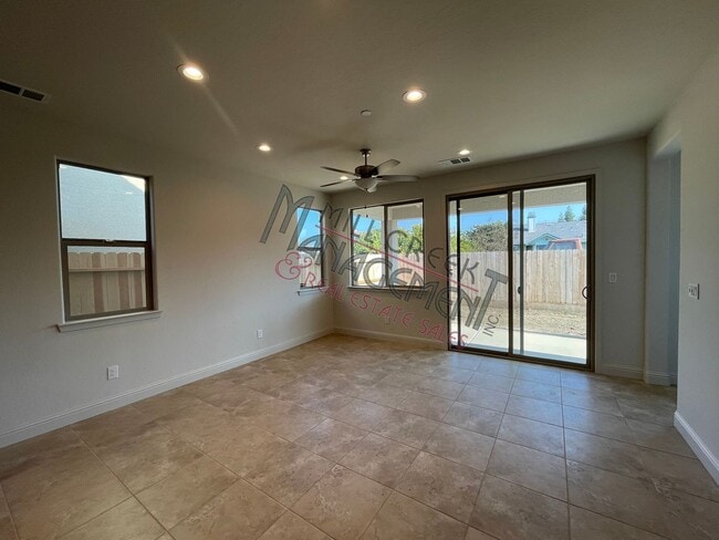 Building Photo - New home in the Beautiful Southern Highlan...