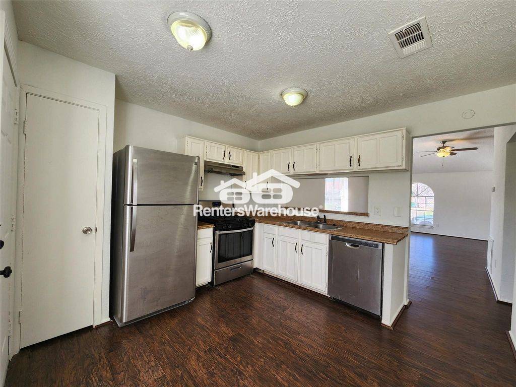 Building Photo - 2446 Autumn Springs Ln