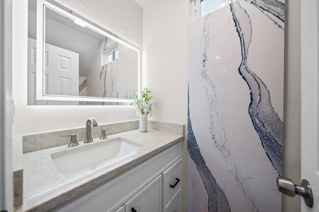 Building Photo - 1219 Denver Ln