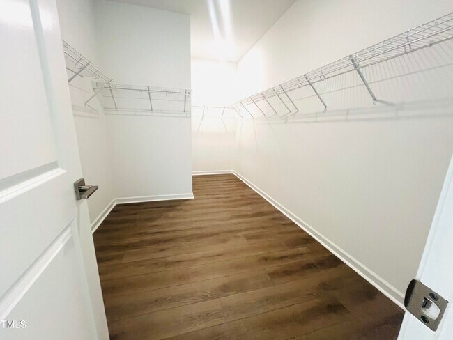Building Photo - 3284 Roundly Rd