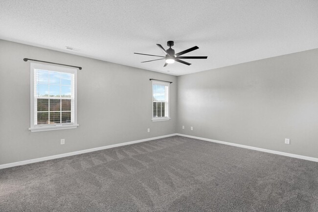 Building Photo - 213 E Ridge Ct