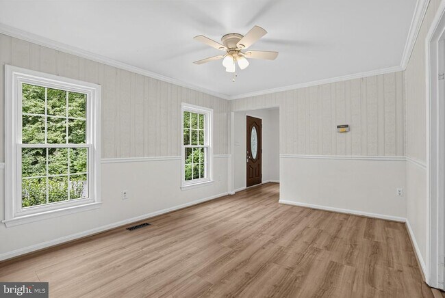 Building Photo - 6401 Wolf Run Hunt Ct