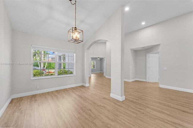 Building Photo - 2587 Jardin Ct
