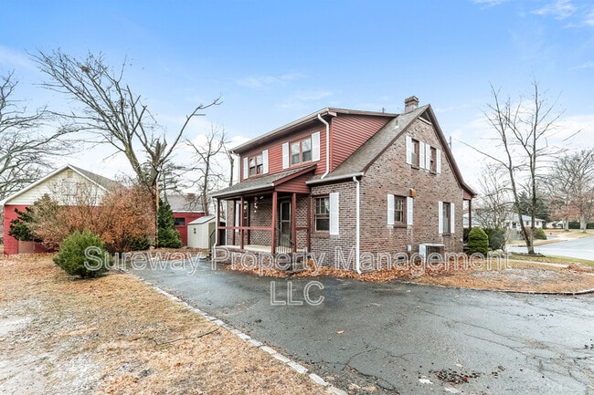 Building Photo - 310 Union Ave