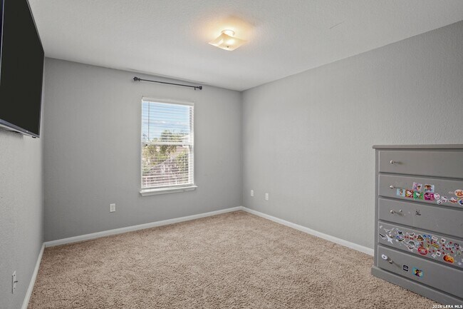 Building Photo - 5923 Fox Canyon