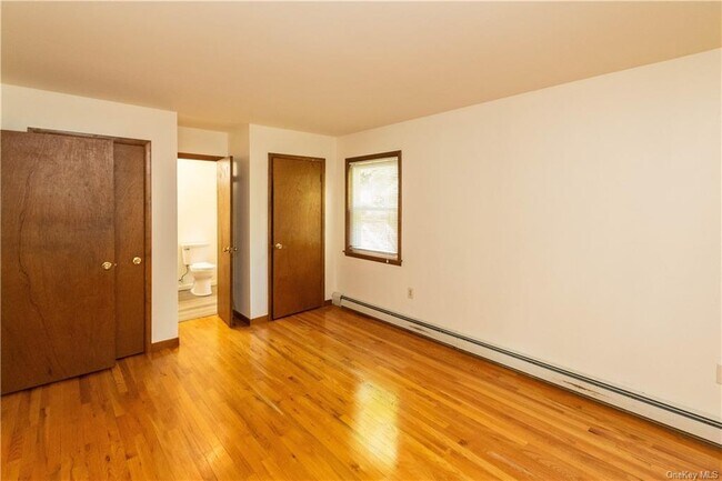 Building Photo - 5 Boxwood Close