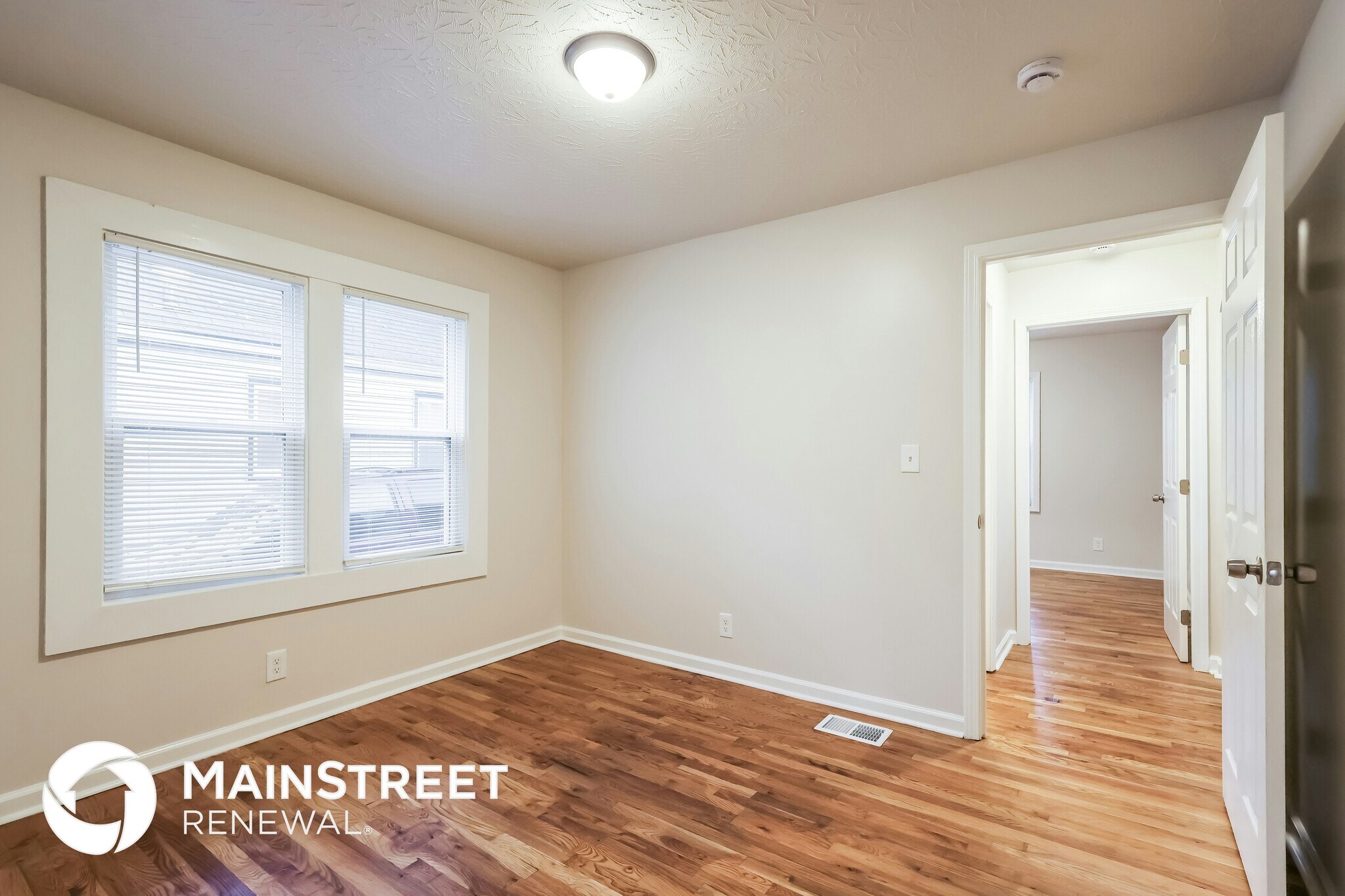 Building Photo - 2900 Wyandotte Ave