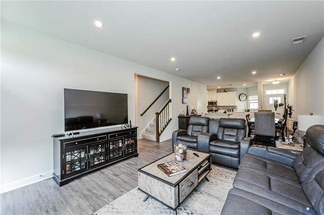 Building Photo - 9073 Spring Green Loop