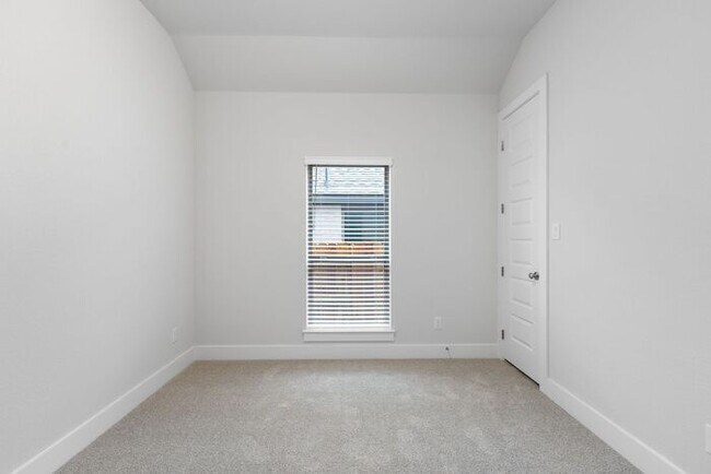 Building Photo - 626 Bay Breeze Dr