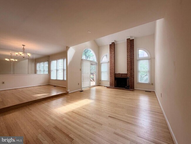 Building Photo - 7418 Crestberry Ln