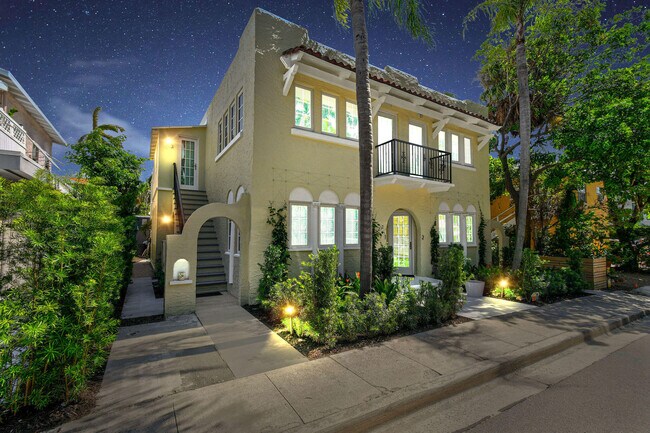 Building Photo - 212 Oleander Ave