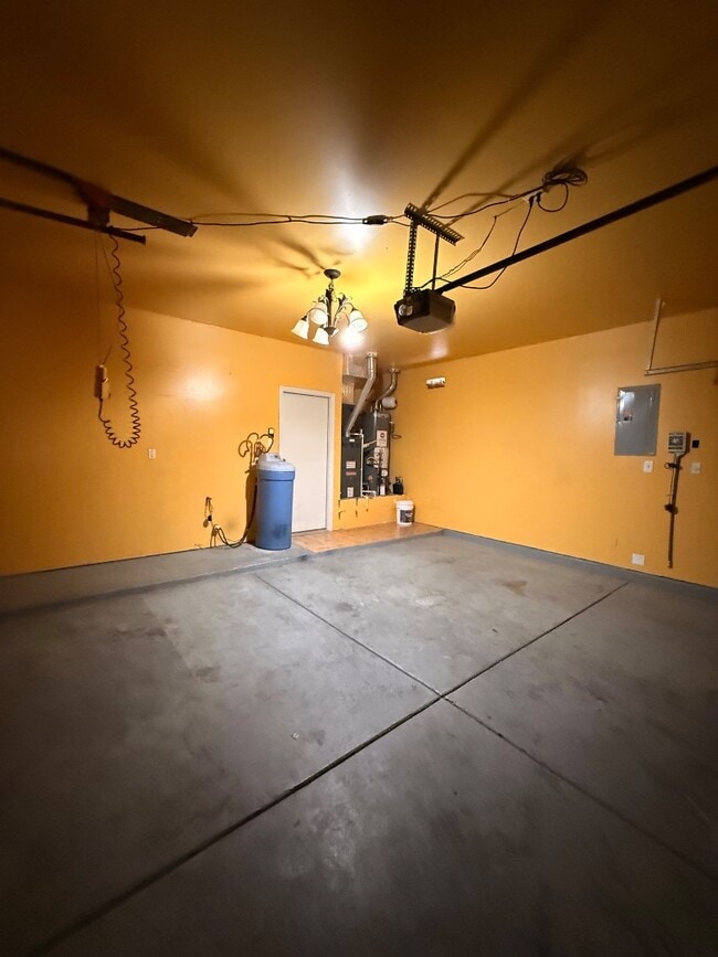 Building Photo - 2148 Vista de Colinas Dr SE