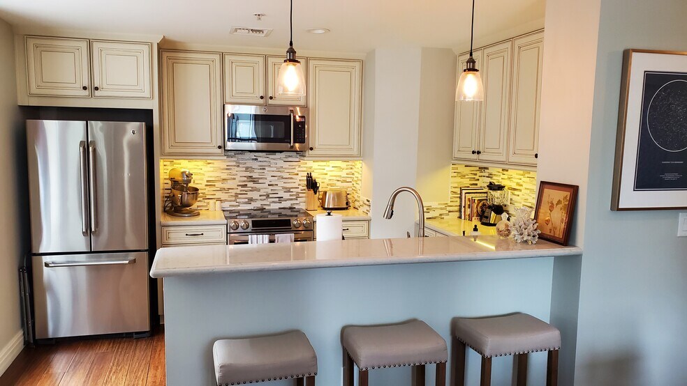 Building Photo - 1150 J St