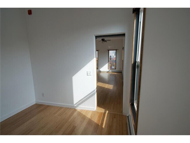 Building Photo - 25 E 26th St