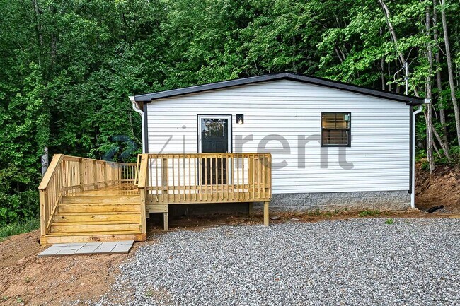 Building Photo - 519 N 23rd St
