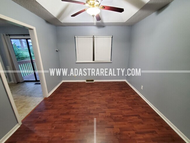 Building Photo - Beautiful Shawnee Home-AVAILABLE in JUNE!!