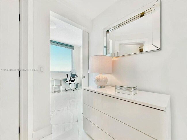 Building Photo - 6700 Indian Creek Dr