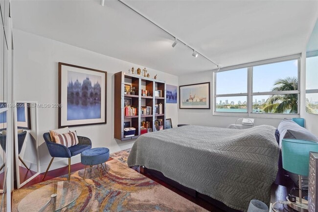 Building Photo - 650 West Ave