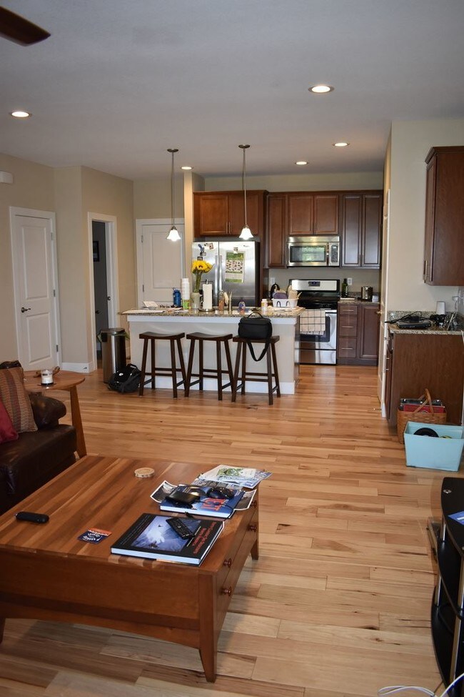 Building Photo - 611 Grandview Meadows Dr