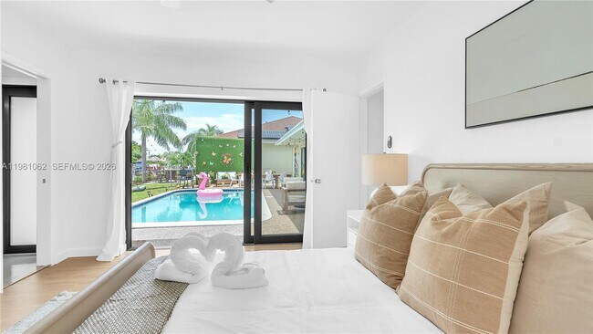 Building Photo - 151 SE 9th Ct