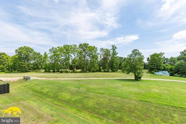 Building Photo - 609 Angelfish Wy