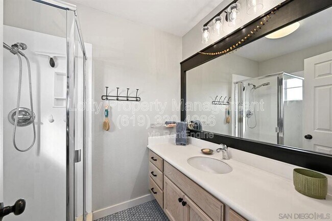 Building Photo - 3231 Canyon View Dr