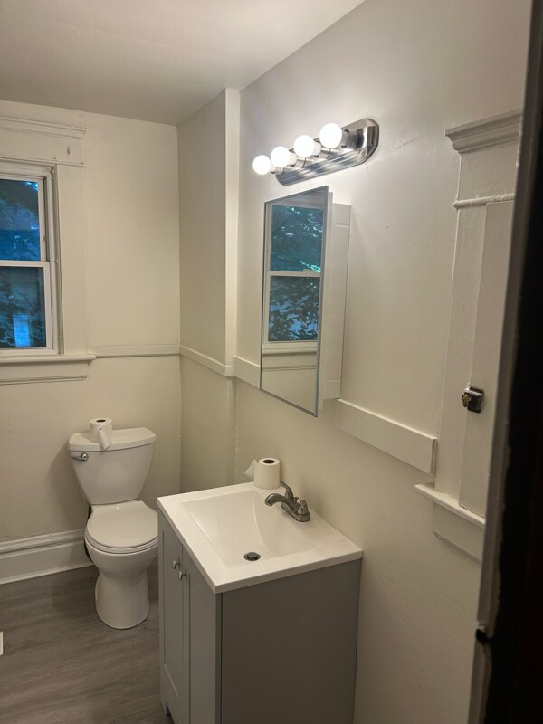 Building Photo - 485 Allyn St