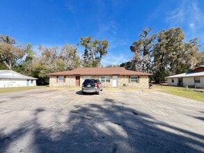 Building Photo - Charming Renovated 2-Bedroom Home in Ocala – Lawn Care Included!