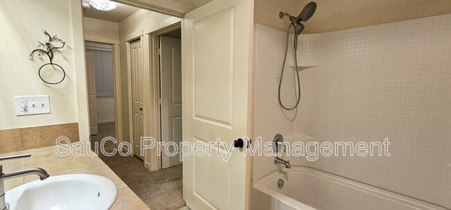 Building Photo - 8078 NE Miriam Way