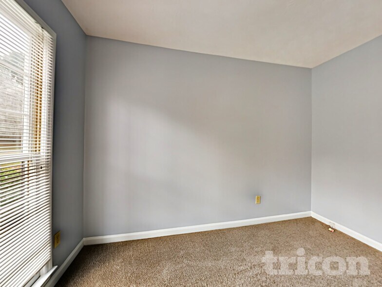 Building Photo - 5044 Rosemeade Ct