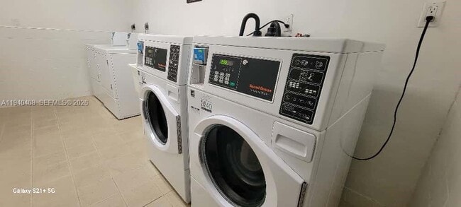 Building Photo - 5401 Collins Ave