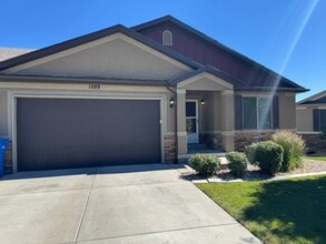 Building Photo - 1089 W 530 N