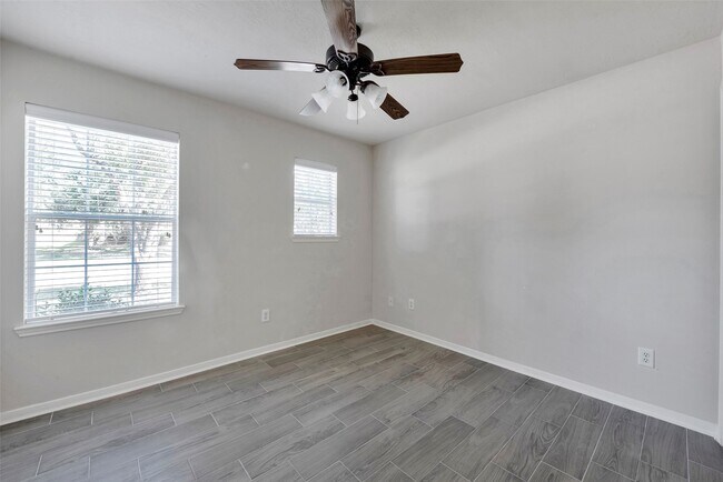 Building Photo - 2239 Waxwing Dr