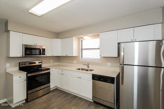 Building Photo - 301 North St