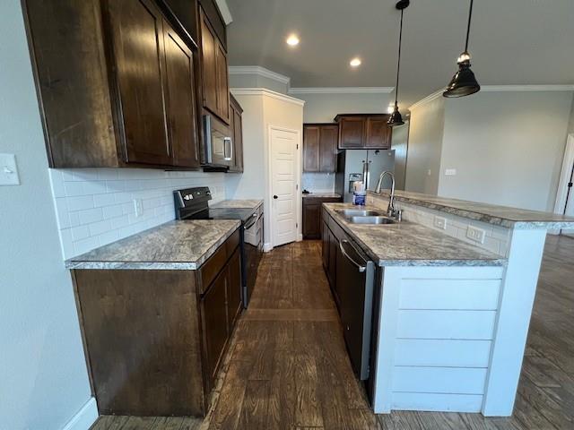 Building Photo - 3933 Carrera Ln