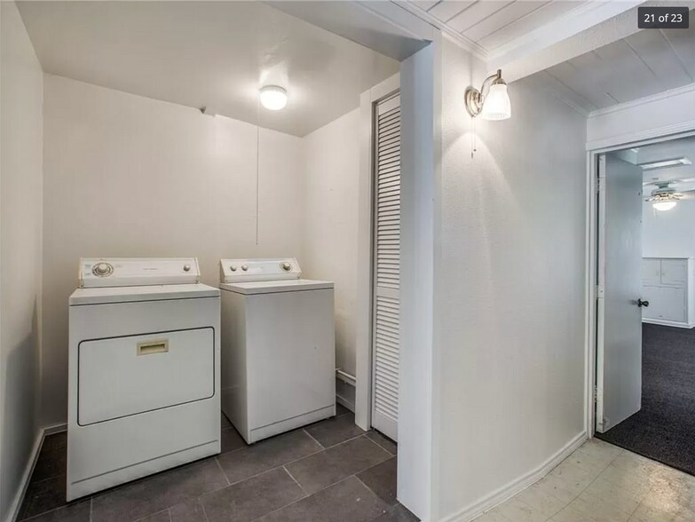 Building Photo - 4009 Acacia St