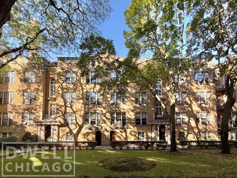 Building Photo - 1601 W Thome Ave