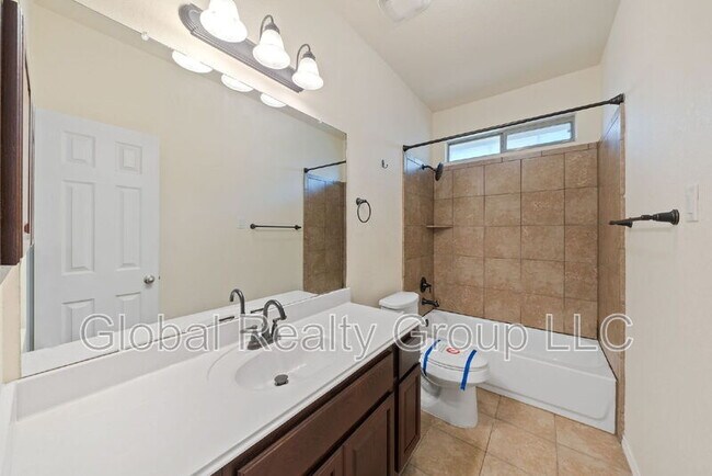Building Photo - 2118 Pecan Haven