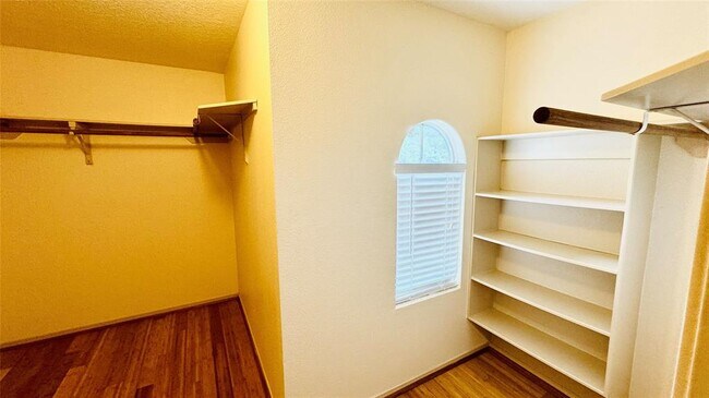 Building Photo - 15128 Elstree Dr