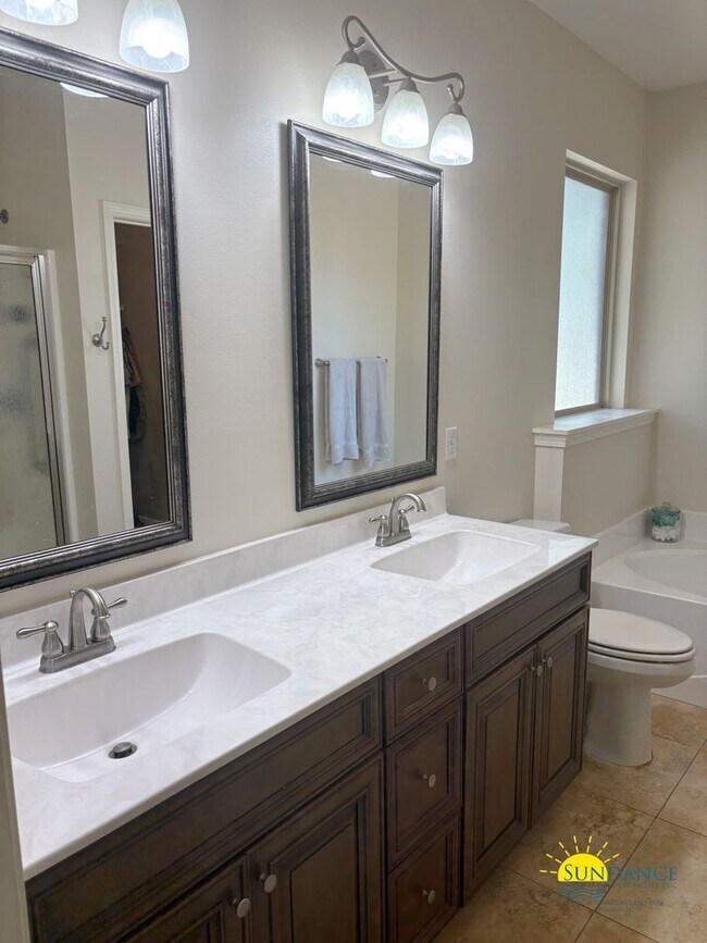 Building Photo - Spacious 4BR/2BA Home in Fort Walton Beach Near Eglin Parkway!