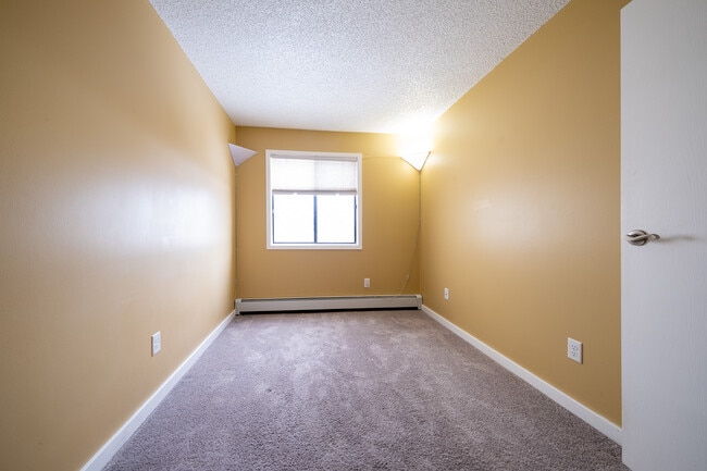 Building Photo - 7352 72nd Ln N