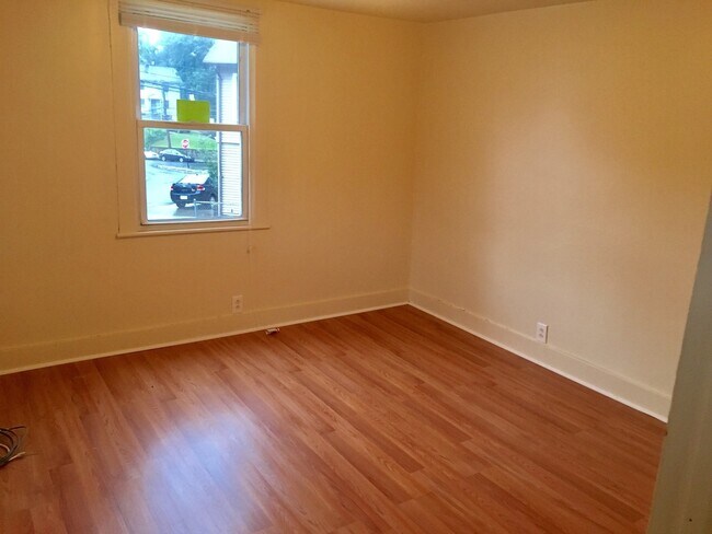 Building Photo - ROCKWOOD 1-3