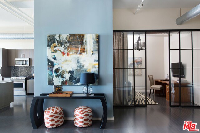 Building Photo - 1645 Vine St